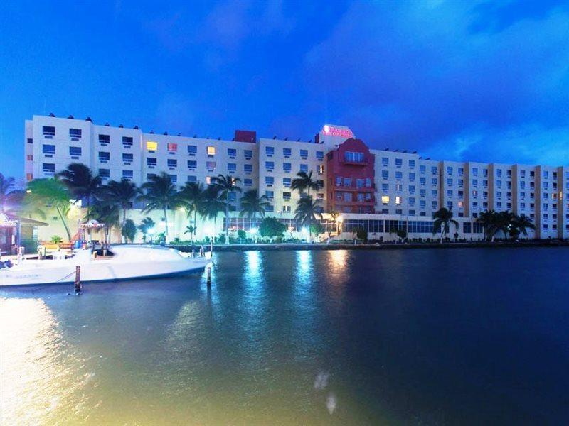 Ramada By Wyndham Princess Belize City Otel Dış mekan fotoğraf