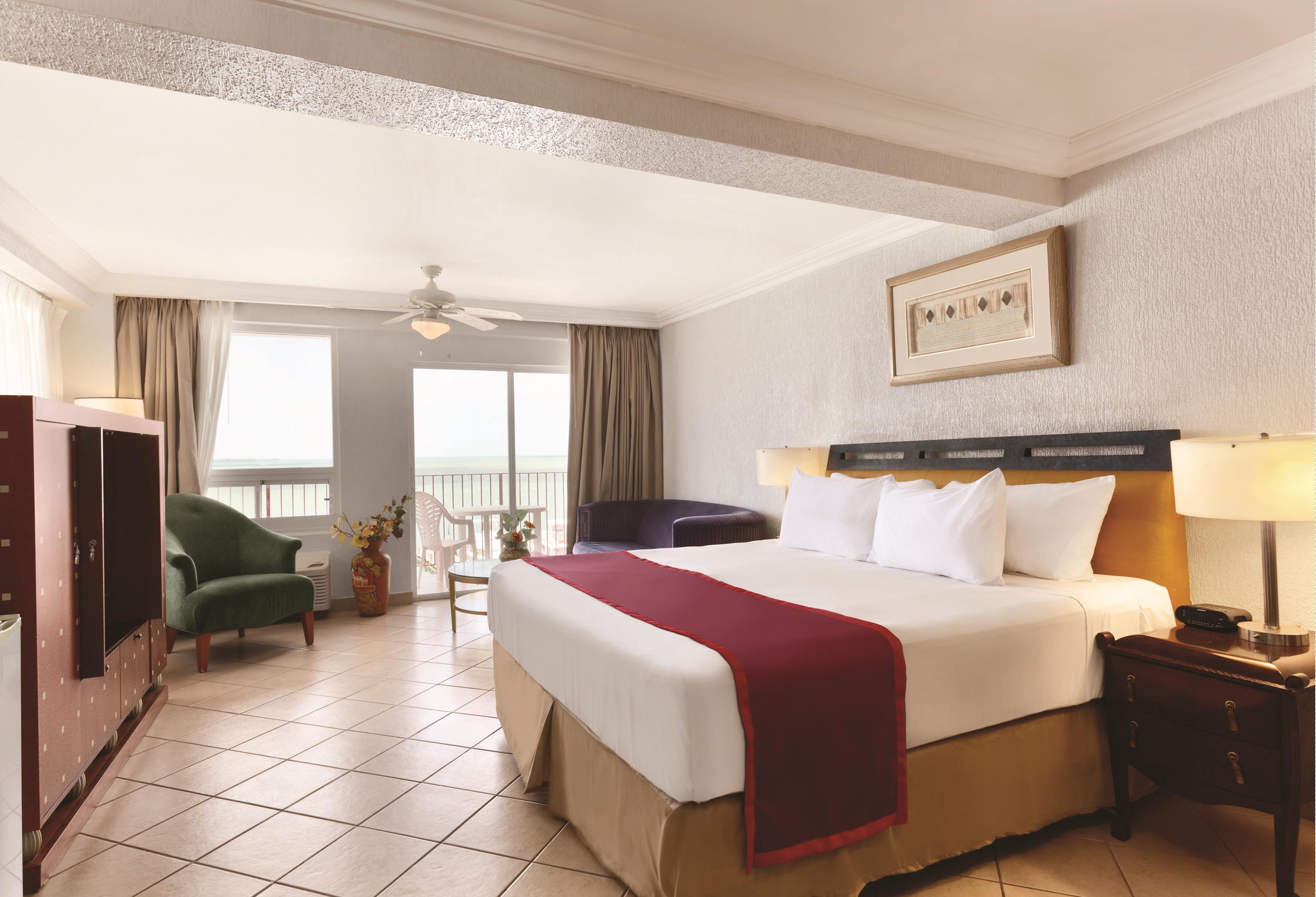 Ramada By Wyndham Princess Belize City Otel Dış mekan fotoğraf