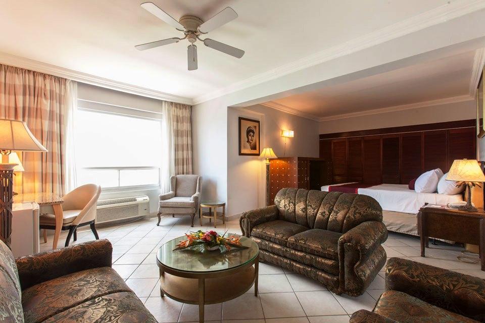 Ramada By Wyndham Princess Belize City Otel Dış mekan fotoğraf