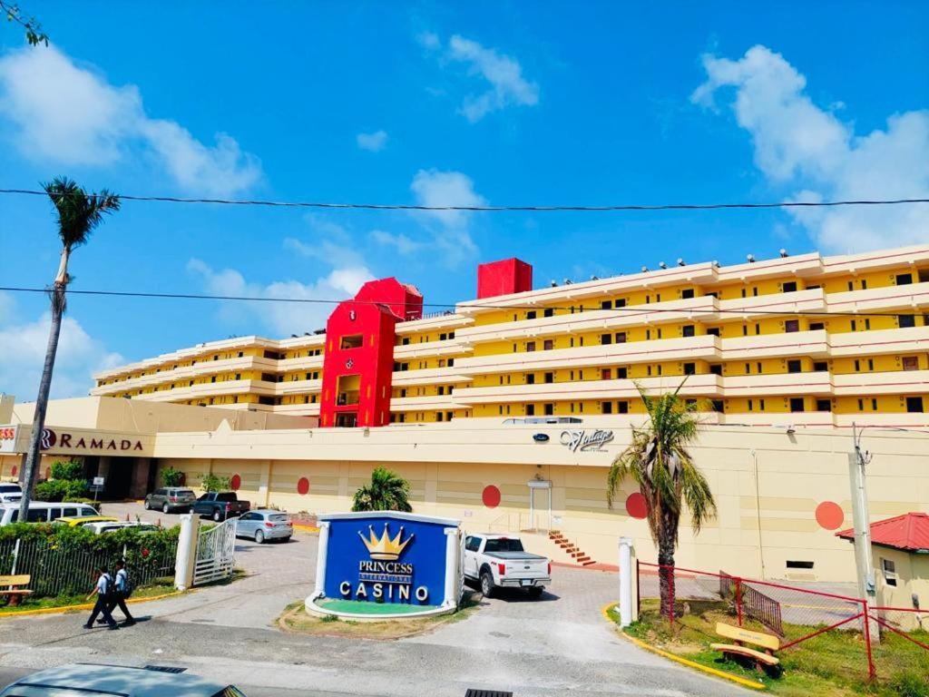 Ramada By Wyndham Princess Belize City Otel Dış mekan fotoğraf