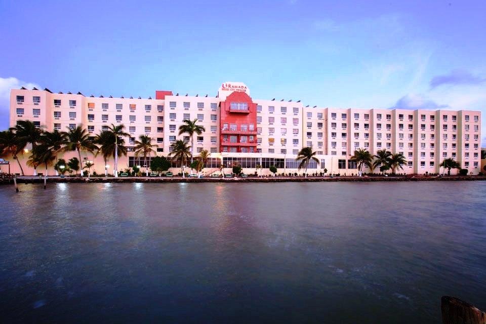 Ramada By Wyndham Princess Belize City Otel Dış mekan fotoğraf