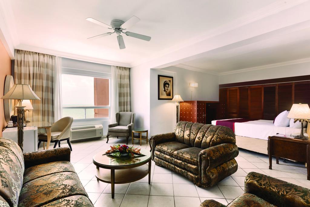 Ramada By Wyndham Princess Belize City Otel Dış mekan fotoğraf