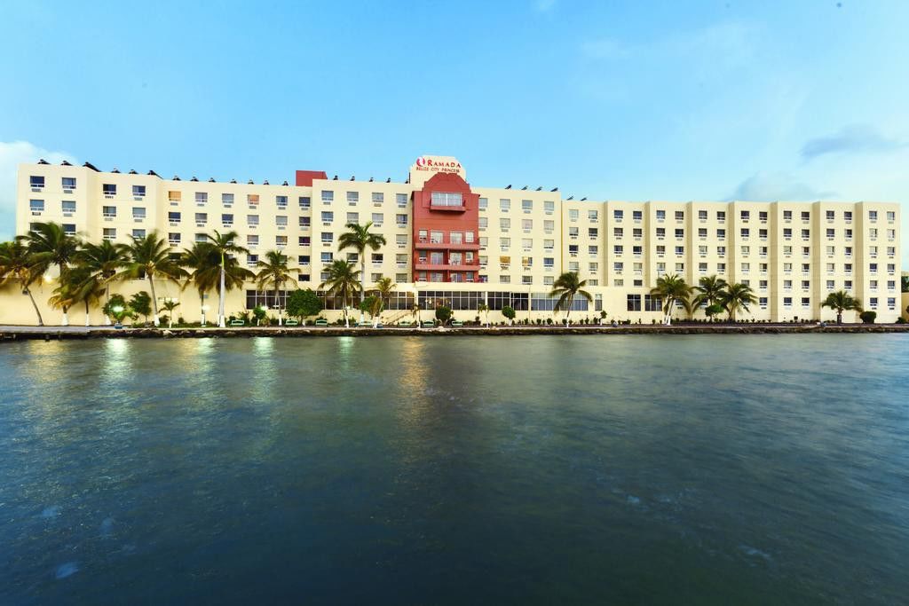 Ramada By Wyndham Princess Belize City Otel Dış mekan fotoğraf